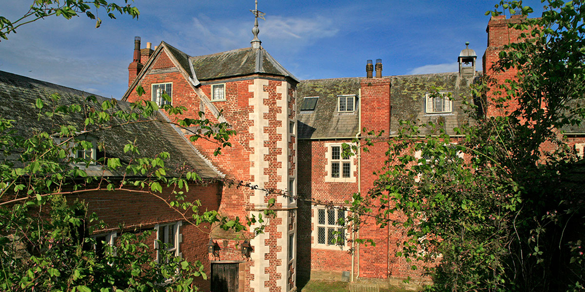 House Tour - Wednesday 11am (Textile Bazaar at Hellens today)
